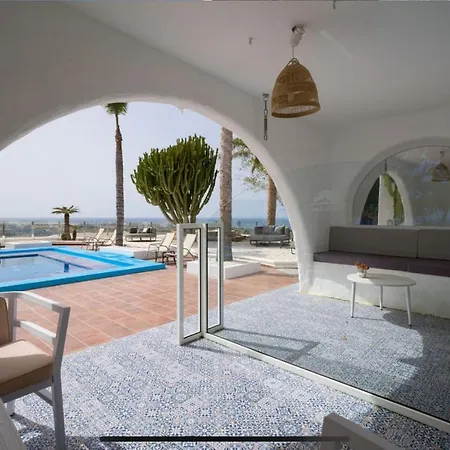Villa, Sea Views, Pool Sauna, Jacuzzi,gas Bbq Villa *