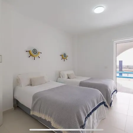 Villa Villa, Sea Views, Pool Sauna, Jacuzzi,gas Bbq
